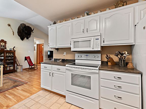 2nd image of 10 Summit Dr