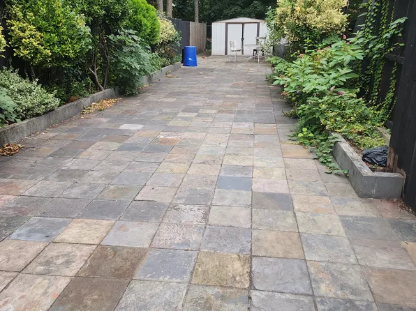 647 Saint Johns Place image 10 of 10