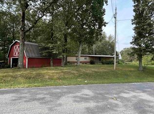 915 Mount Springs Dr, Tuscumbia, AL 35674