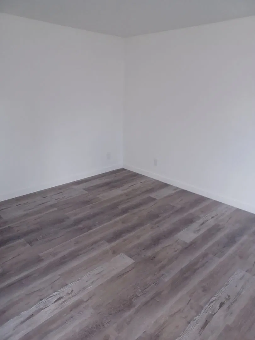 Interior Snoqualmie — Photo 3