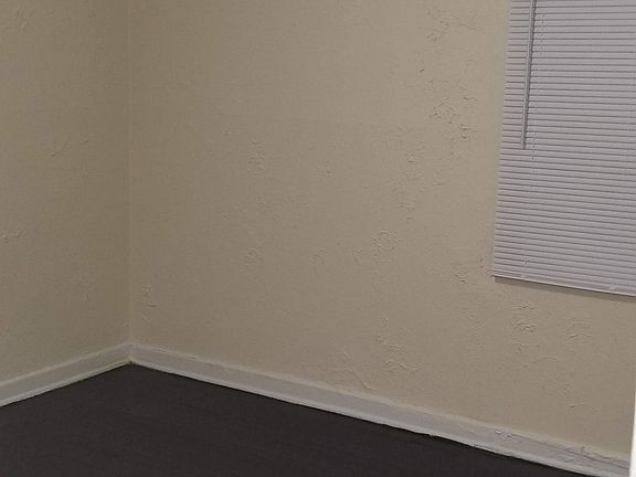 4th image of 220 19th St #220