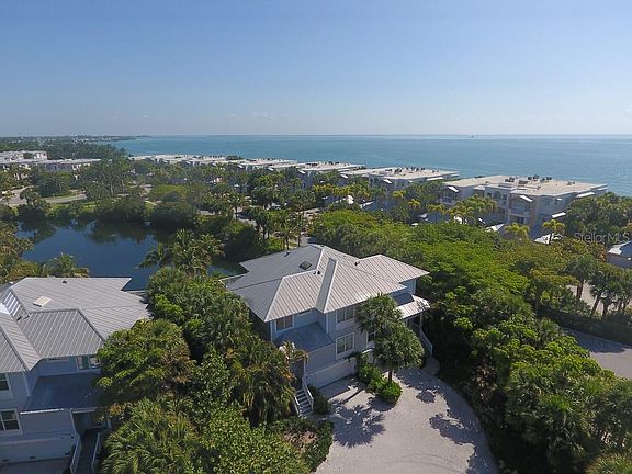 4th image of 835 S Harbor Dr