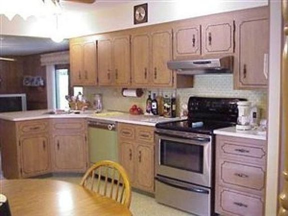 3rd image of 5725 Essex Dr