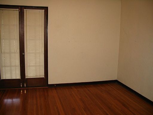 5th image of 2746 Copley Ave