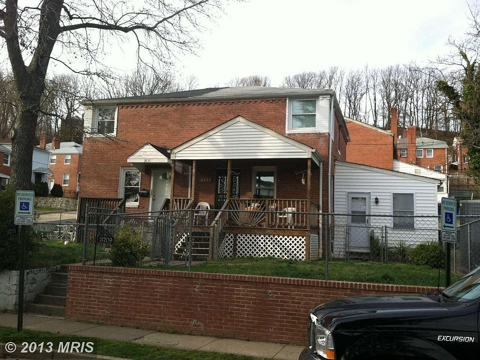 1st image of 3709 S Four Mile Run Dr