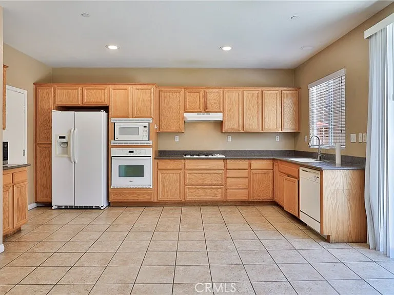 1765 Yvonne Ct — Photo 13