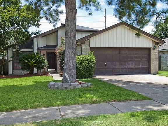 3rd image of 8214 Valeta Dr