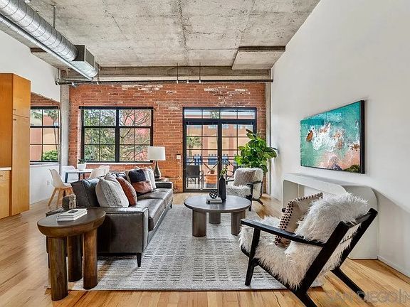 4th image of 3940 7th Ave Unit 212