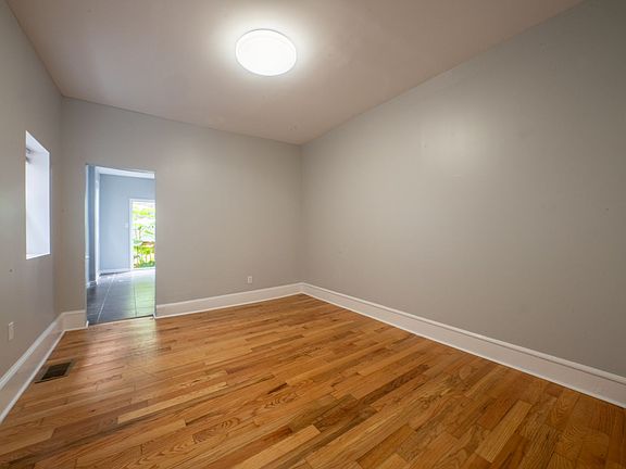 4th image of 5312 Chestnut St #1