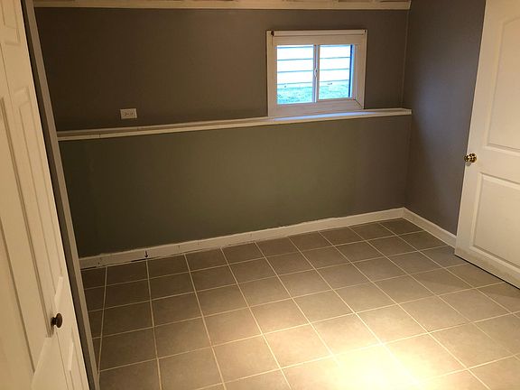 5th image of 5320 W Winnemac Ave #Basement