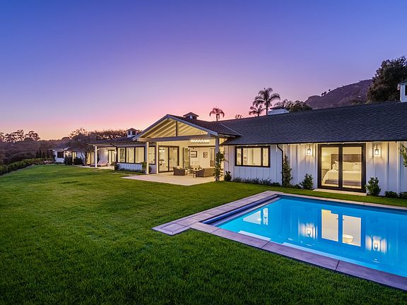 04-Back Yard (Twilight)