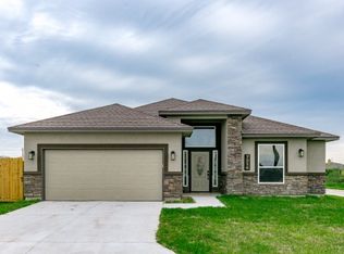 7214 S Lake Bliss Cir, Corpus Christi, TX 78414