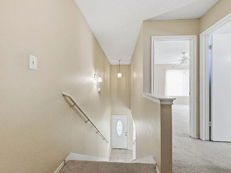 1109 Bradbury Ln — Photo 11