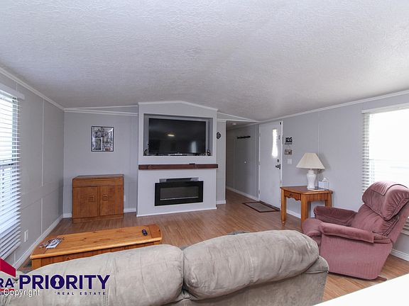 5th image of 247 Sierra Cir