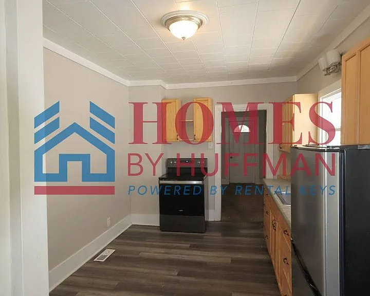 1728 E Illinois St — Photo 6