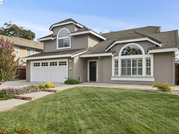 257 Summertree Dr, Livermore, CA 94551