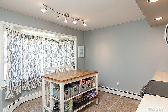 5th image of 34 Crown Ln