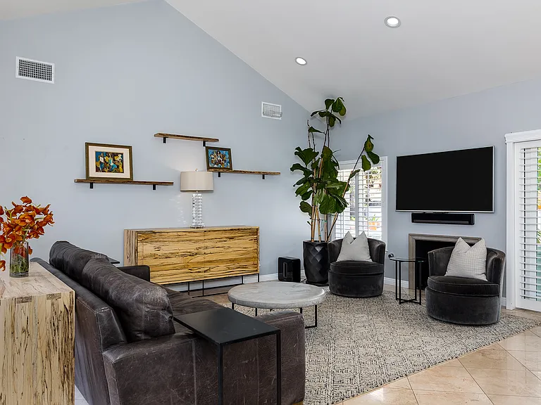 1357 Doverwood Dr — Photo 16