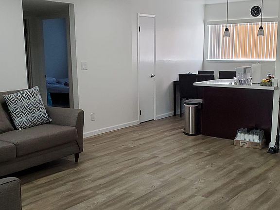 5th image of 1698 Ontario Dr APT 8