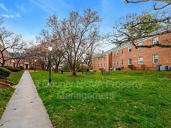 2nd image of 2405 Arlington Blvd APT 101
