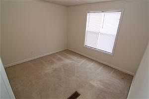 5th image of 7069 McDaniel St