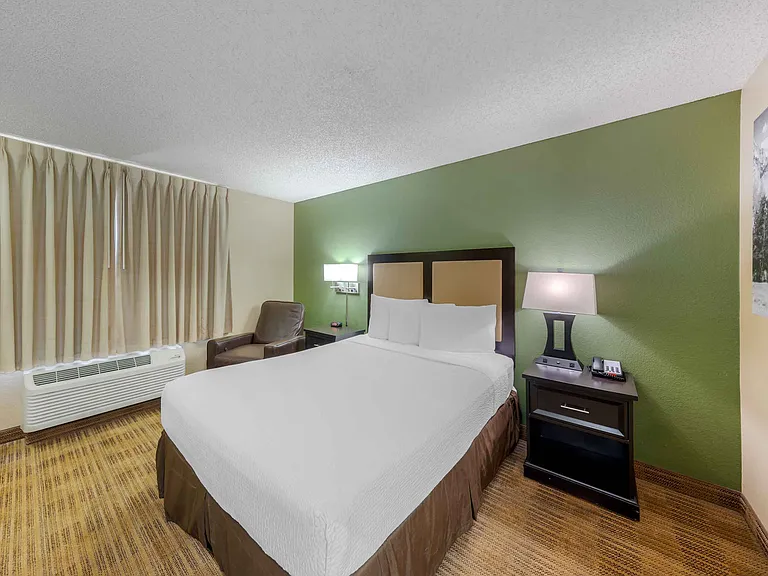 Studio Suite - 1 Queen Bed
