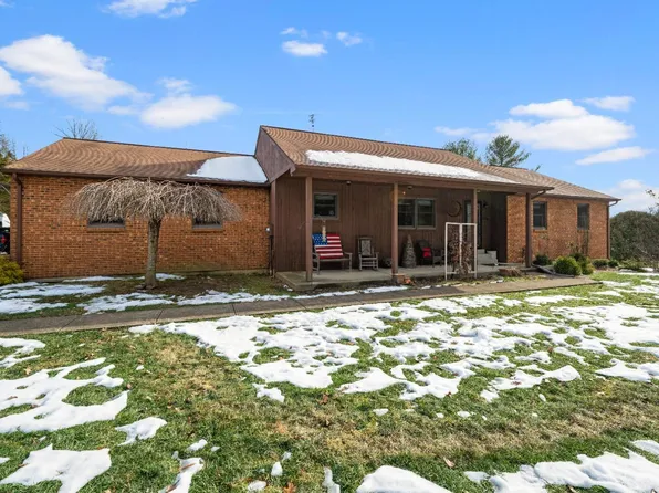 2111 Carriage Station Rd, Batavia, OH 45103