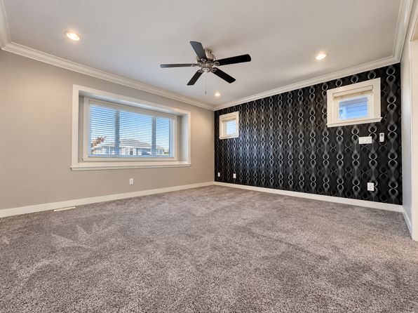 5 bedroom rental in Surrey — photo 24