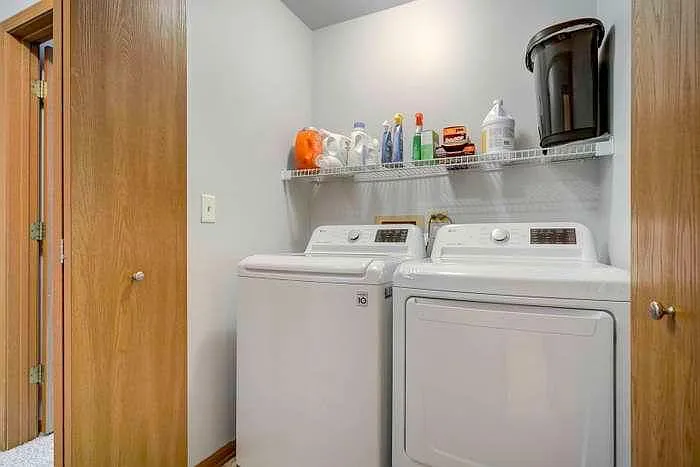 941 Perry Dr — Photo 14