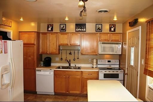 4th image of 1670 Clinton Ct