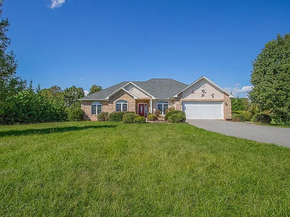 456 Arrington Dr, Evington, VA 24550