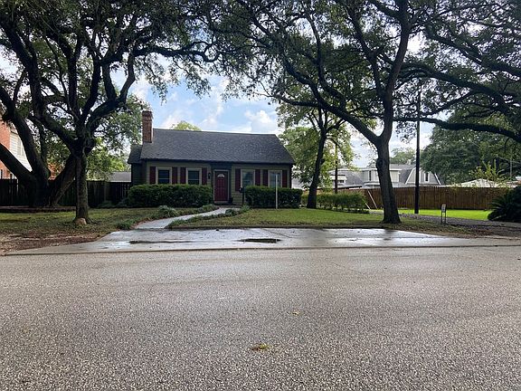 2nd image of 2309 4th St