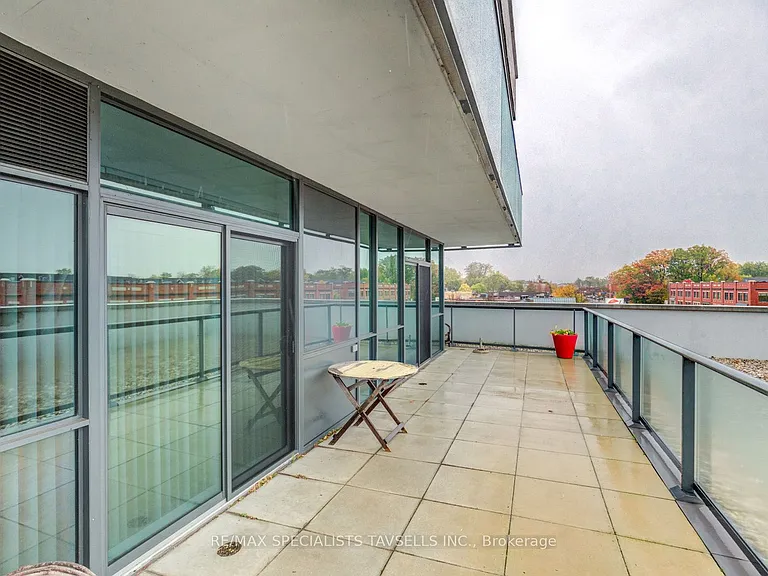 1 Hurontario St #304 — Photo 28