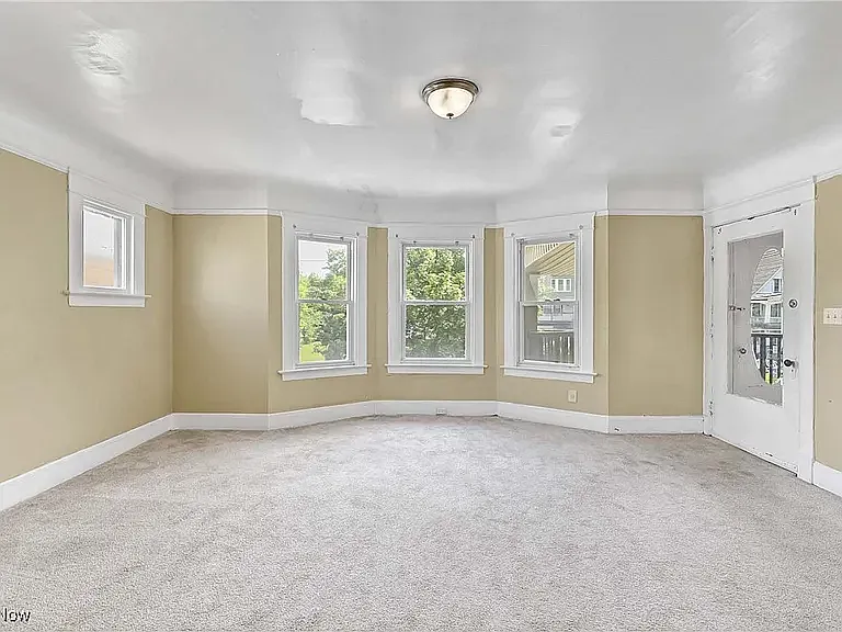 3 bed, 1114 sqft, $1,250 — Photo 4