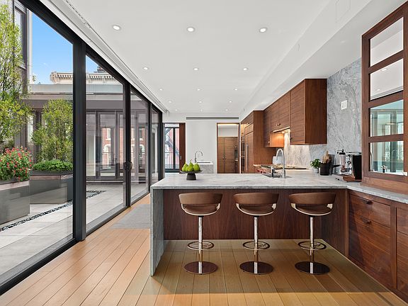 3rd image of 27 Wooster St APT 3C