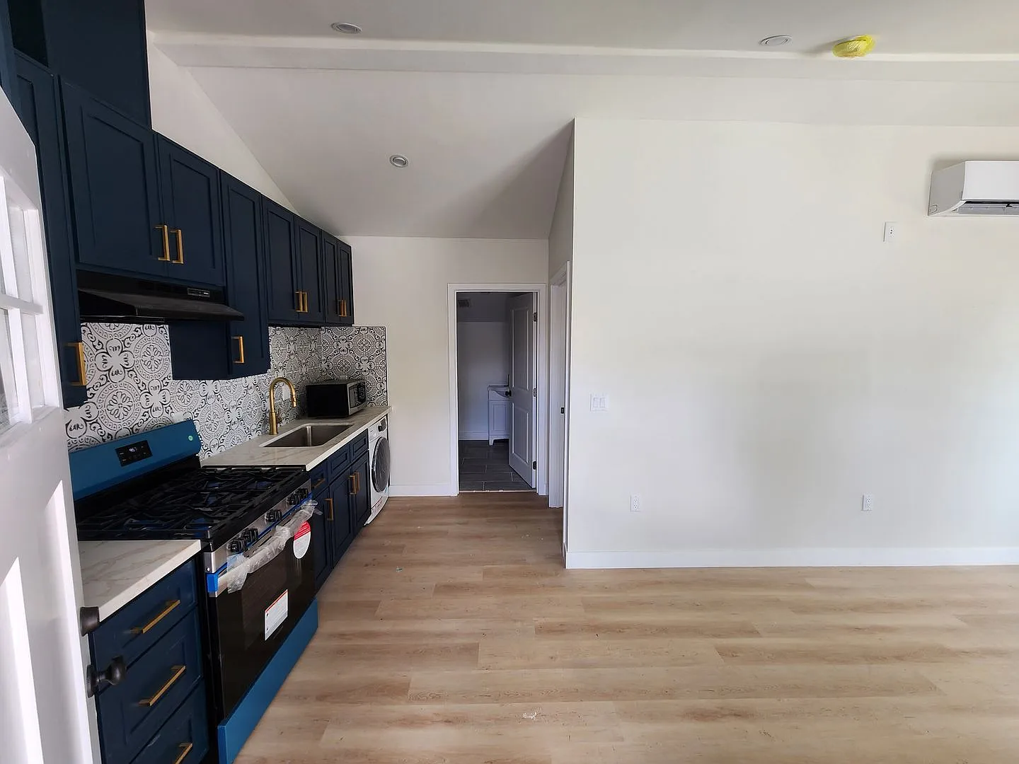 Beatiful Remodeled 1 Bed, 1 Bath ADU! — Photo 3
