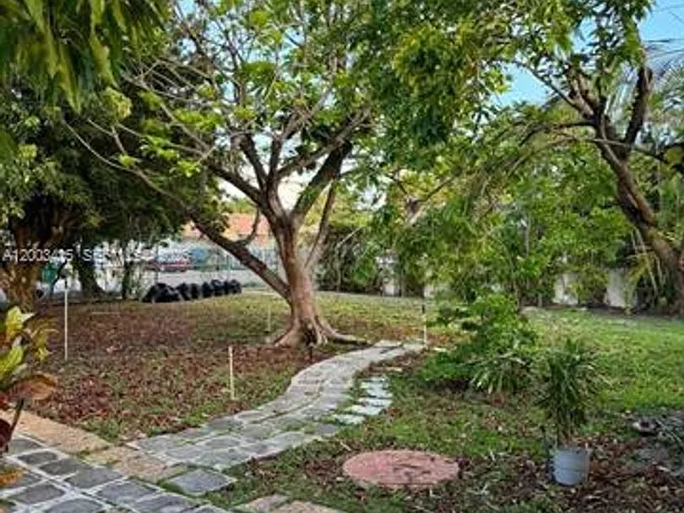 3600 SW 26th St — Photo 22