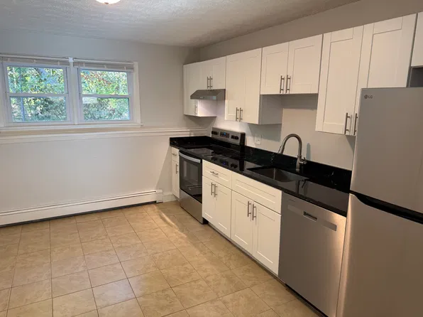2 Briarwood Dr #1, Biddeford, ME 04005