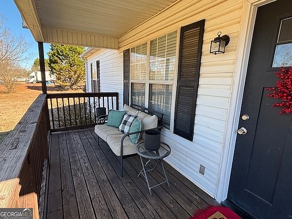 3rd image of 13 Chapel Hill Rd