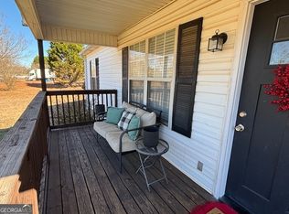 13 Chapel Hill Rd, Williamson, GA 30292