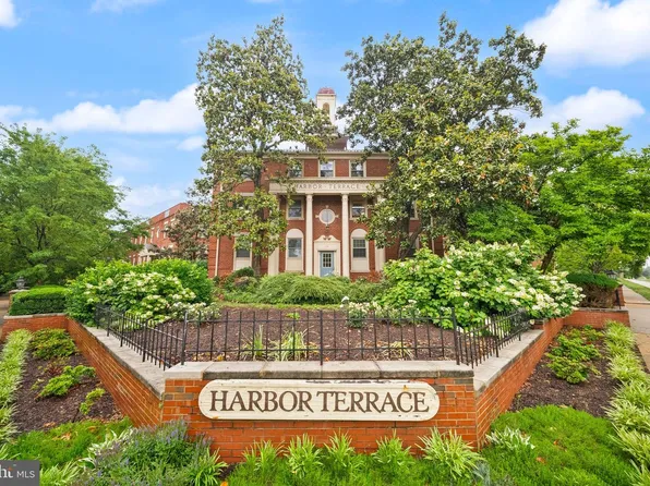 1311 E Abingdon Dr APT 4, Alexandria, VA 22314