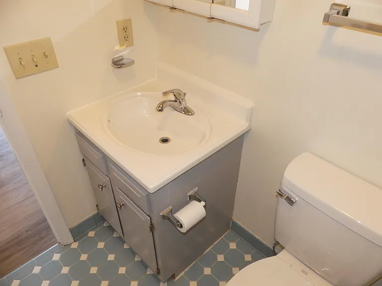80 Princetlonia Dr #4 — Photo 14