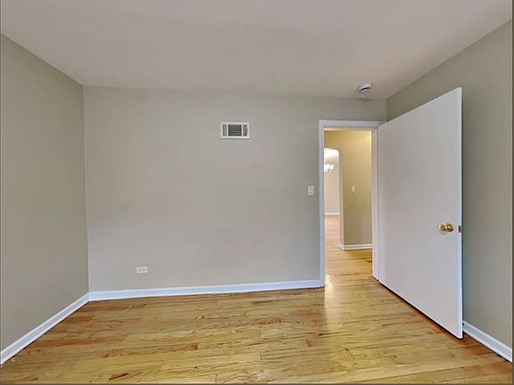 5th image of 3300 Crain St