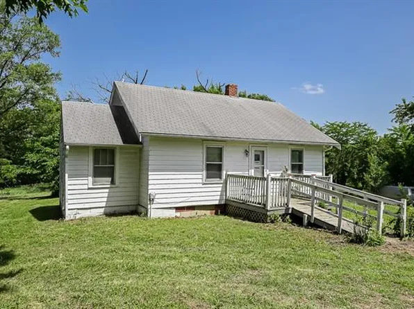 14601 Parallel Rd, Basehor, KS 66007