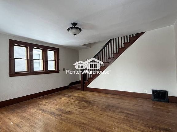 3rd image of 506 6th St W