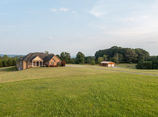 1205 W Wind Rd, Fincastle, VA 24090