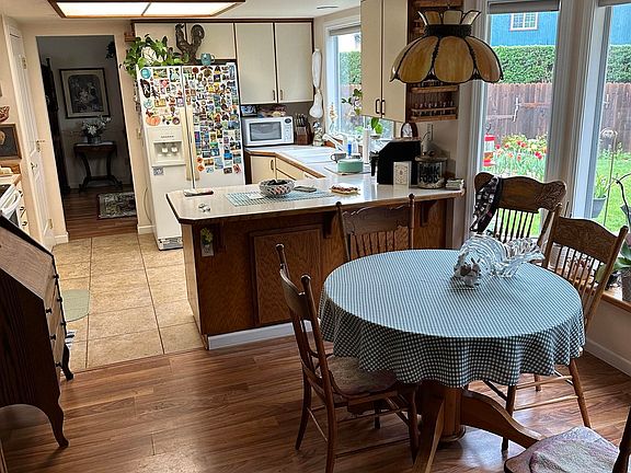 4th image of 1730 Potomac Ct