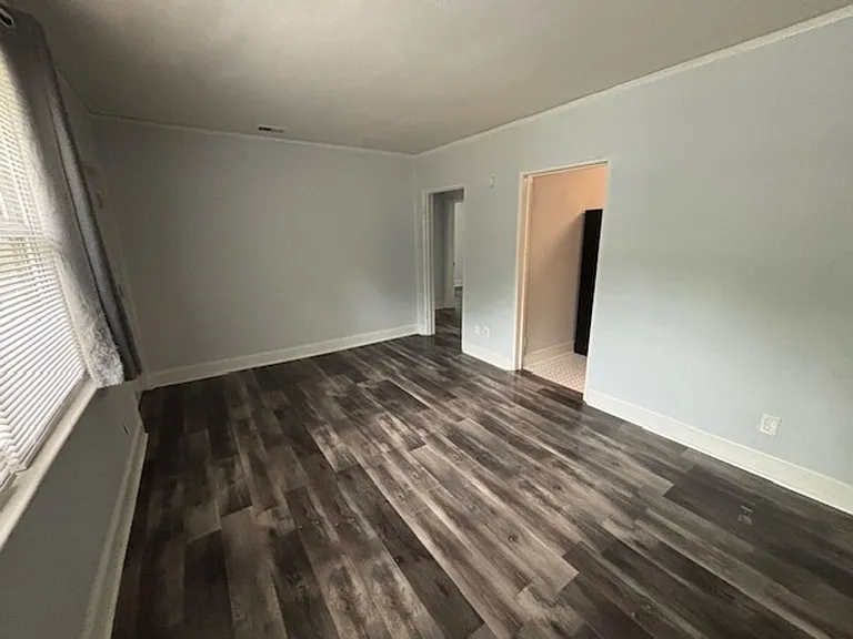 932 Munsen Spring Dr — Photo 2