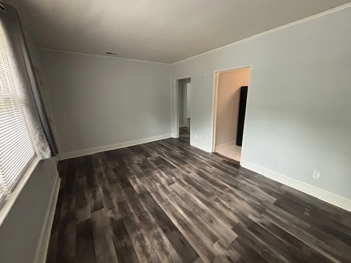 Building Photo - 932 Munsen Spring Dr