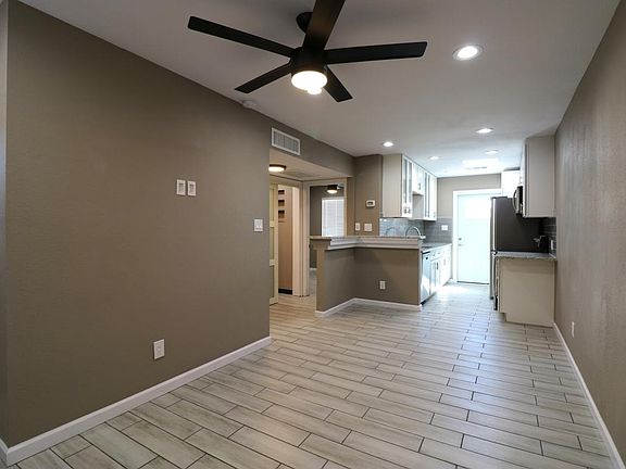 4th image of 101 N Oak St APT C